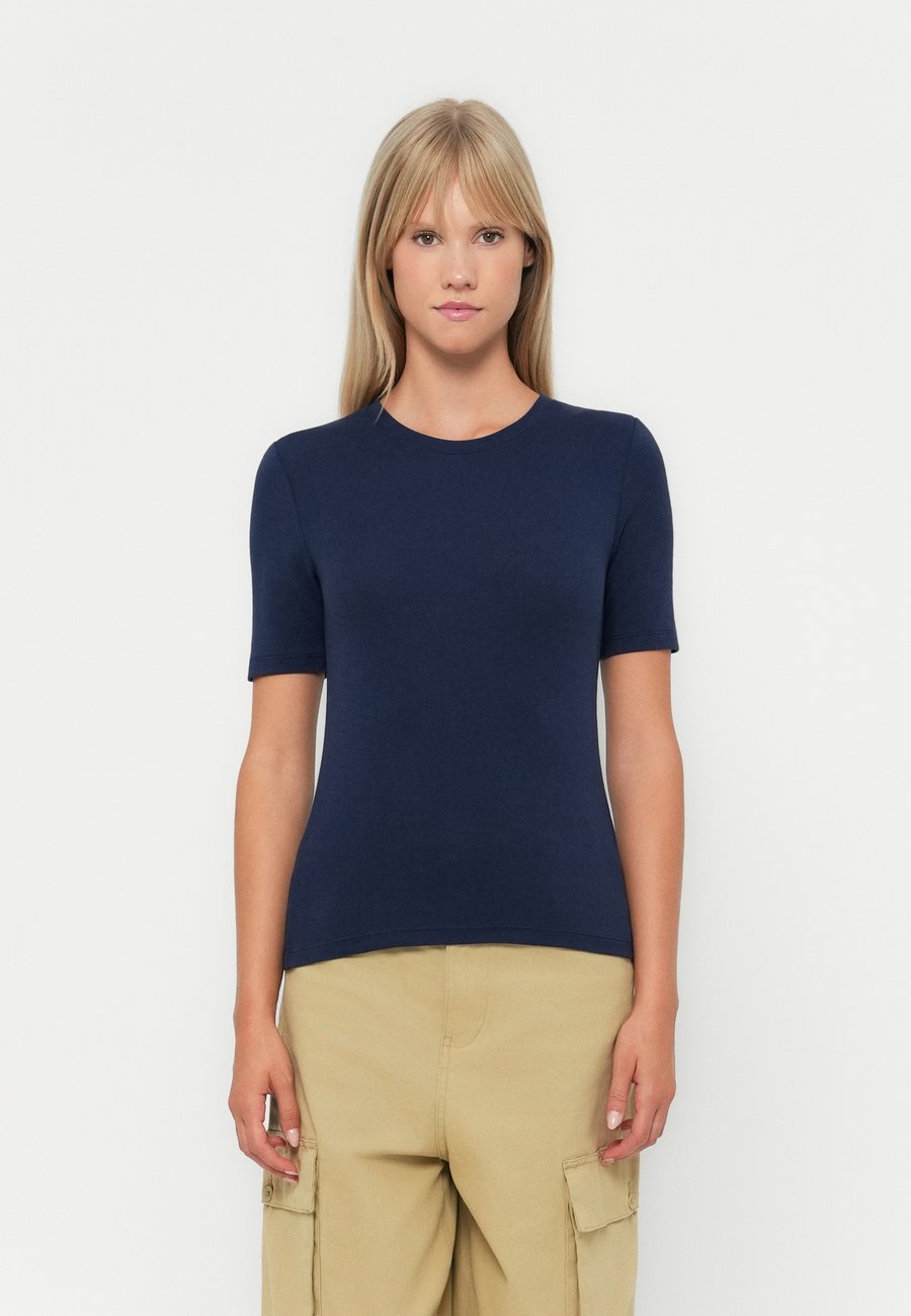 Футболка GAP CREW BABS, Navy Uniform/Dark Blue, Синий, Футболка GAP CREW BABS, Navy Uniform/Dark Blue
Футболка GAP CREW BABS, Navy Uniform/Dark Blue, Синий, Футболка GAP CREW BABS, Navy Uniform/Dark Blue