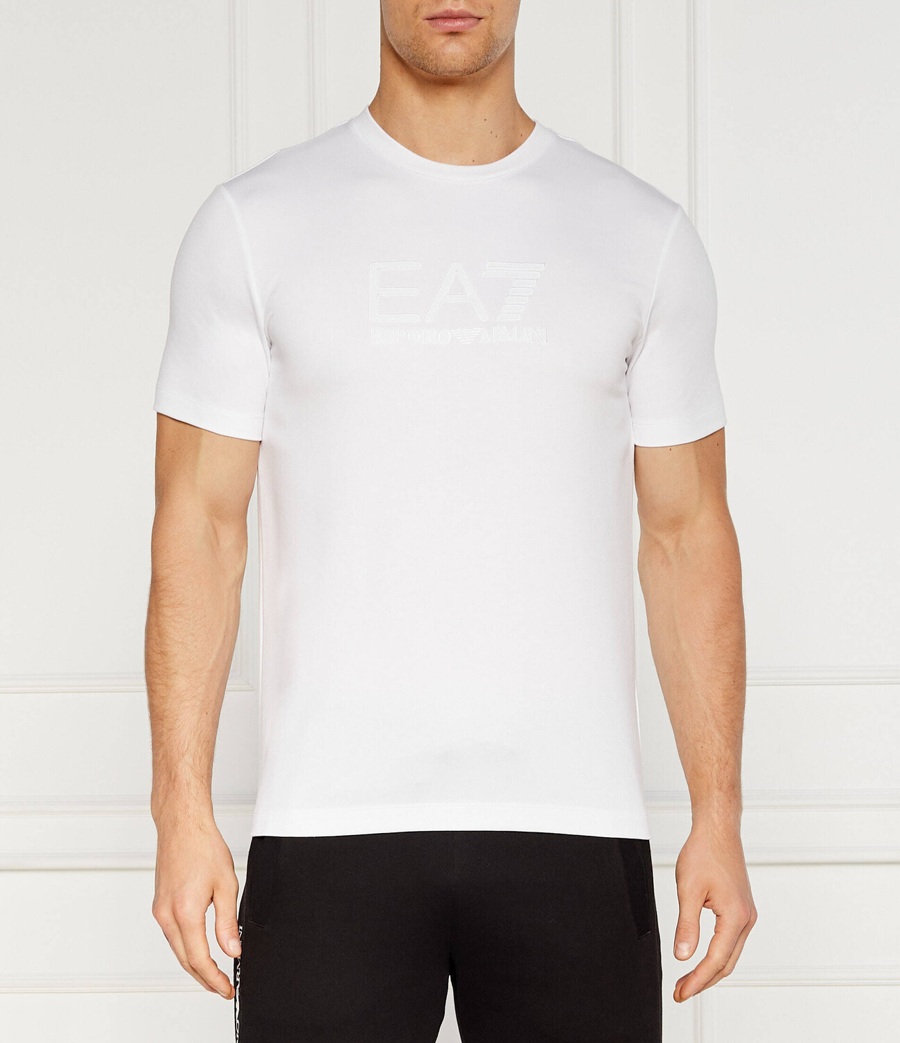 Футболка EA7 Regular Fit, белый
Футболка EA7 Regular Fit, белый