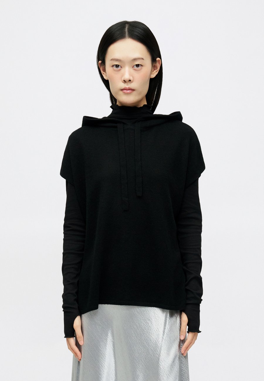 Джемпер KNITID HOODED TANK, Black Patent/Black
Джемпер KNITID HOODED TANK, Black Patent/Black
