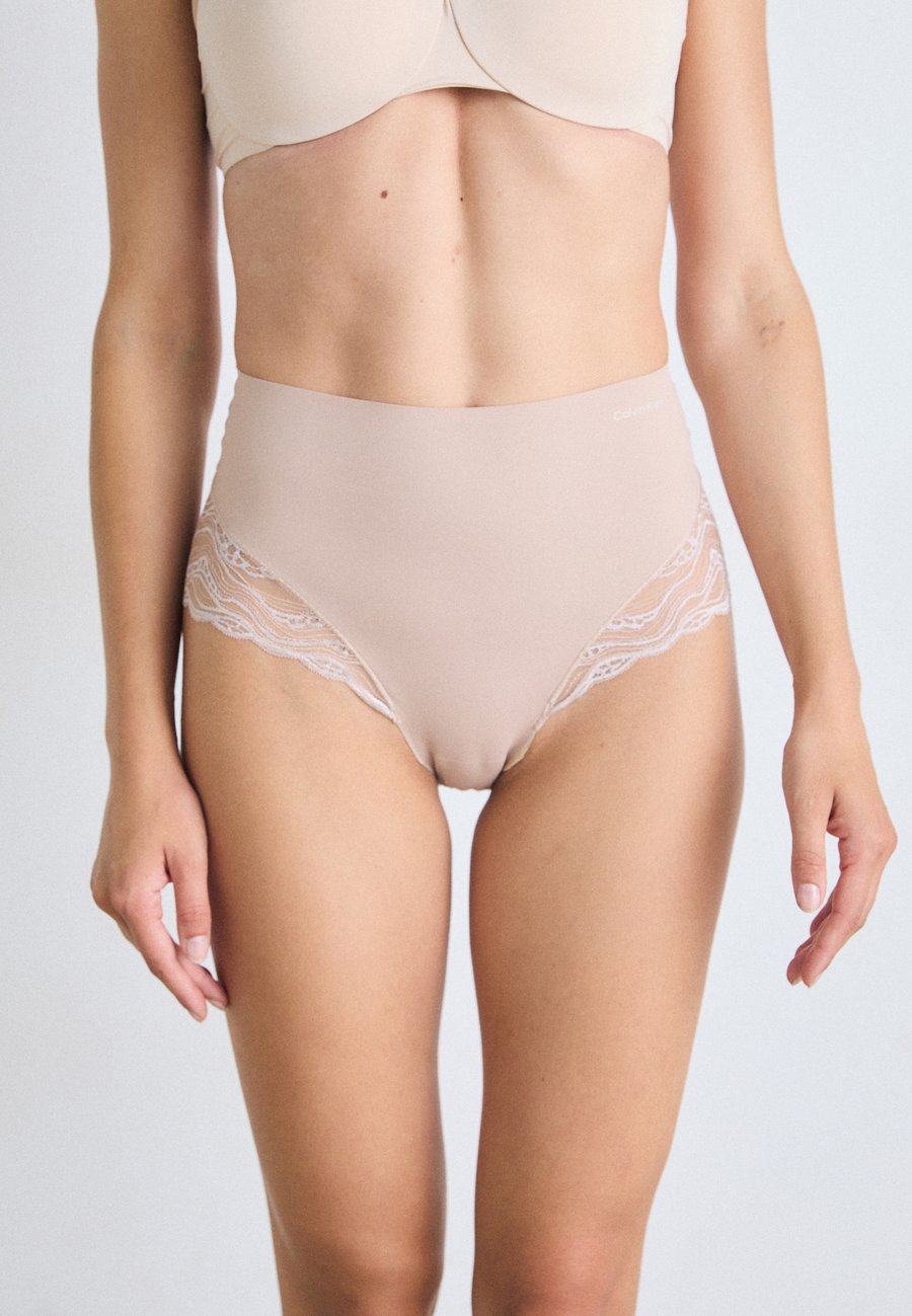 Брифы Calvin Klein Underwear BRIEF, Cedar/Beige
Брифы Calvin Klein Underwear BRIEF, Cedar/Beige
