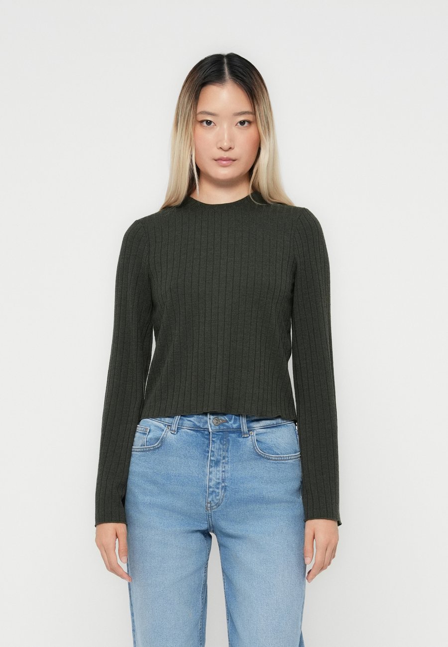 Топ ONLY ONLBORA LIFE LS O NECK JRS, Rosin/Dark Green
Топ ONLY ONLBORA LIFE LS O NECK JRS, Rosin/Dark Green