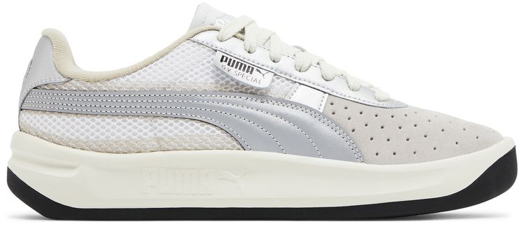 Кроссовки Puma Lost Management Cities x GV Special 'Endless Routes Pack', белый
Кроссовки Puma Lost Management Cities x GV Special 'Endless Routes Pack', белый