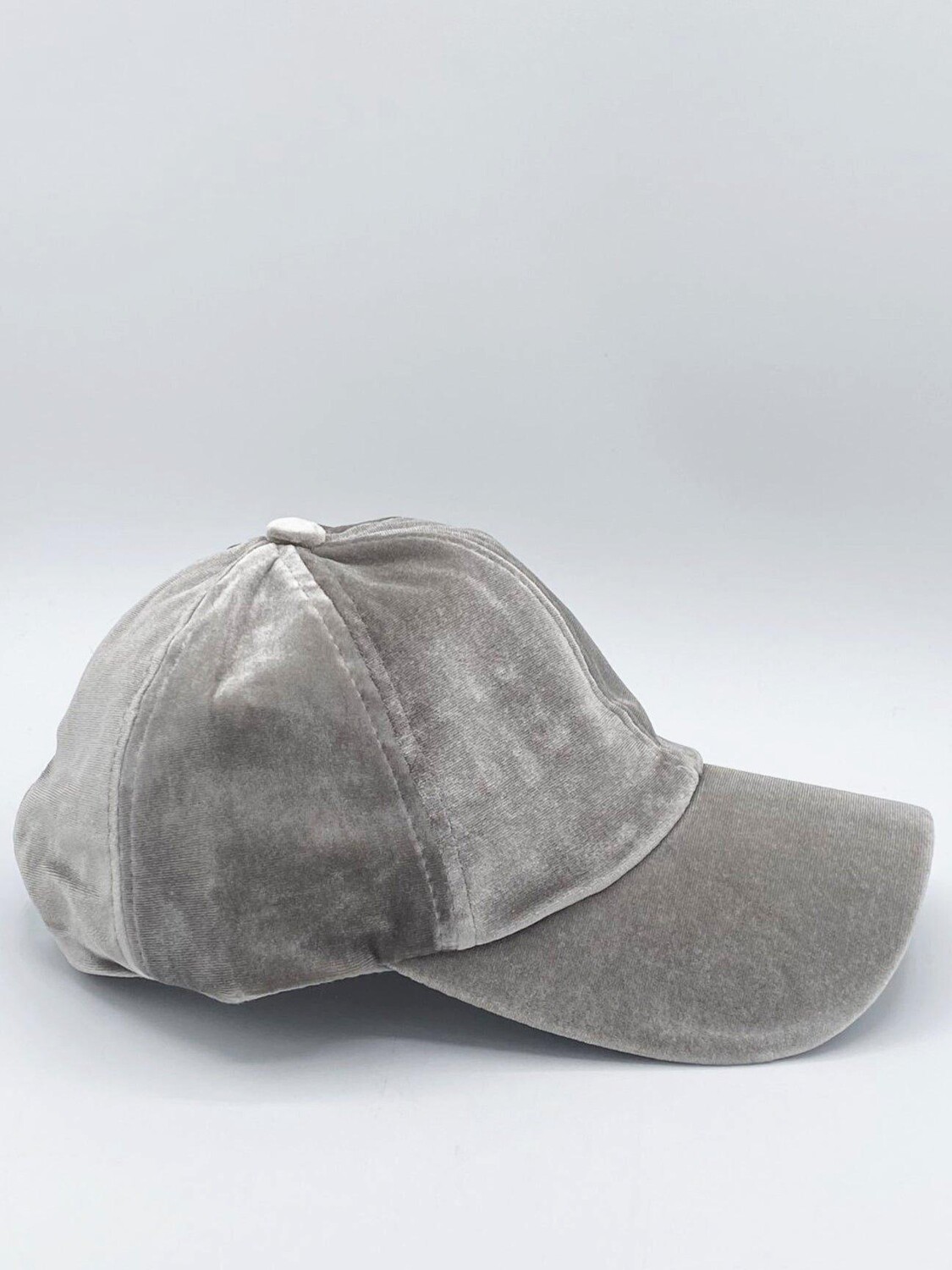 Бархатная бейсболка серого цвета SVNX, серый
Бархатная бейсболка серого цвета SVNX, серый