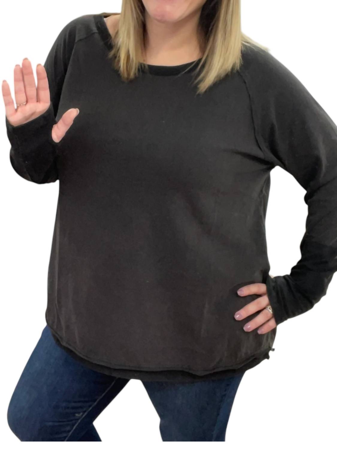 Топ с отверстием для большого пальца, черный, с эффектом стирки White Birch
Топ с отверстием для большого пальца, черный, с эффектом стирки White Birch