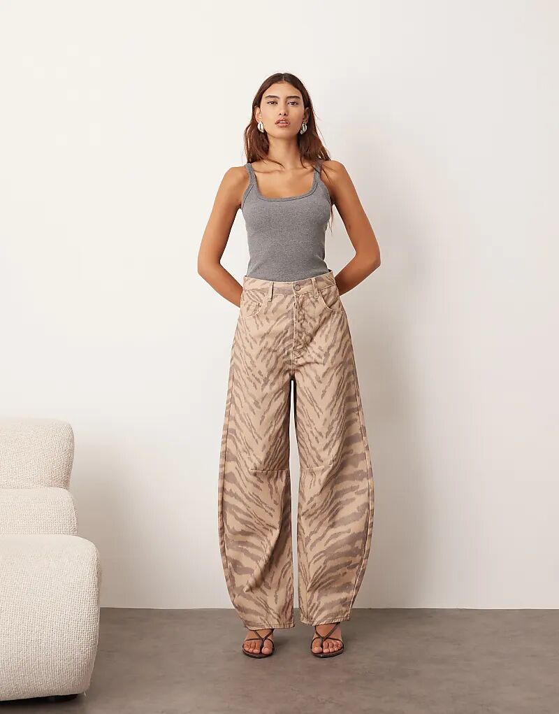 Джинсы-бочонки ARRANGE Sydney из денима с принтом натурального тигра
Джинсы-бочонки ARRANGE Sydney из денима с принтом натурального тигра