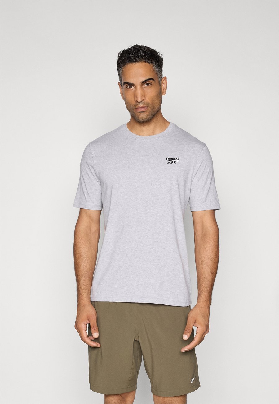 Футболка Reebok SMALL LOGO, Light Grey Marl/Grey
Футболка Reebok SMALL LOGO, Light Grey Marl/Grey