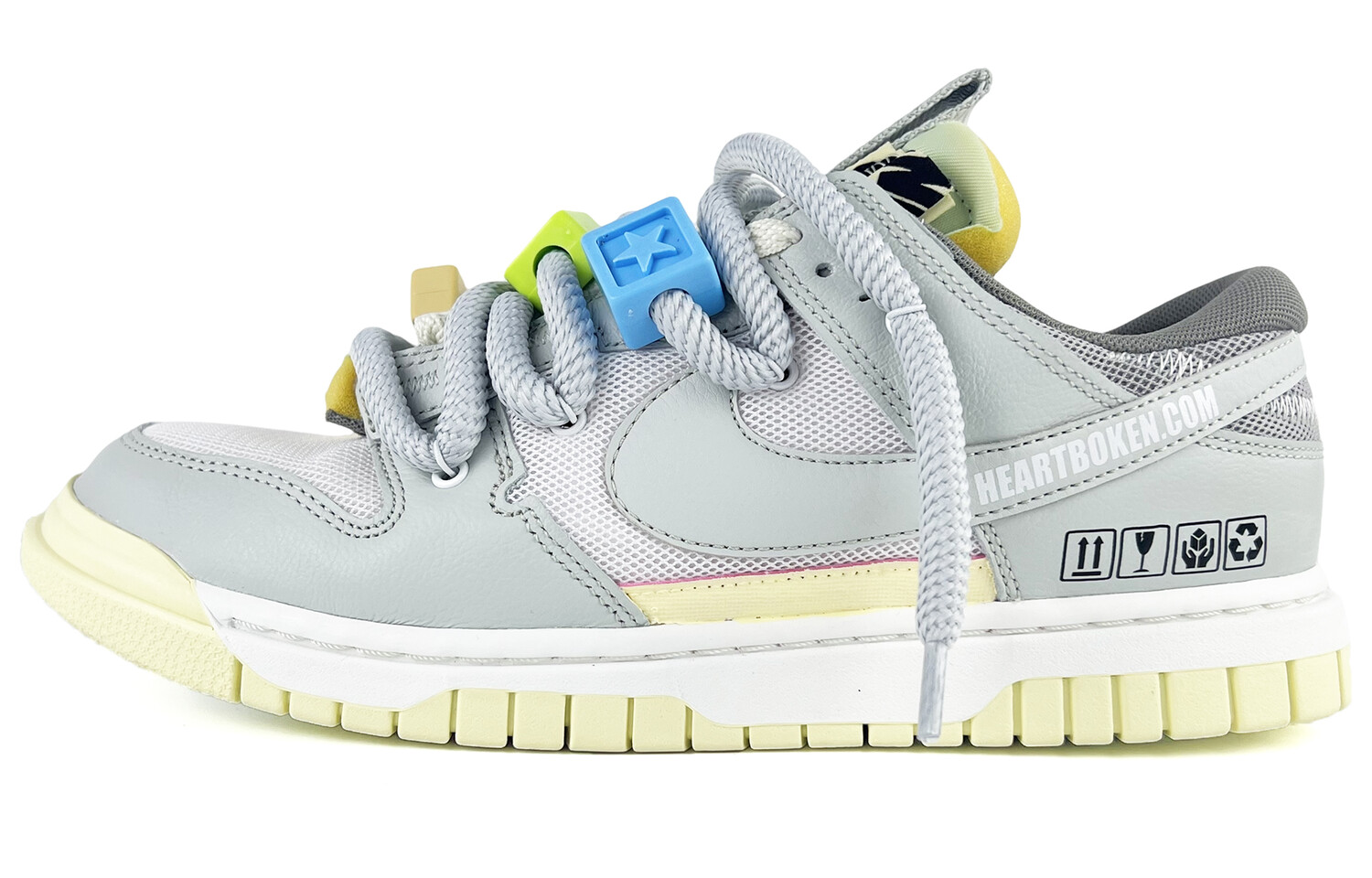 Кроссовки Nike Air Dunk Jumbo Skateboarding Shoes Men Low-top Gray, светло-серый
Кроссовки Nike Air Dunk Jumbo Skateboarding Shoes Men Low-top Gray, светло-серый