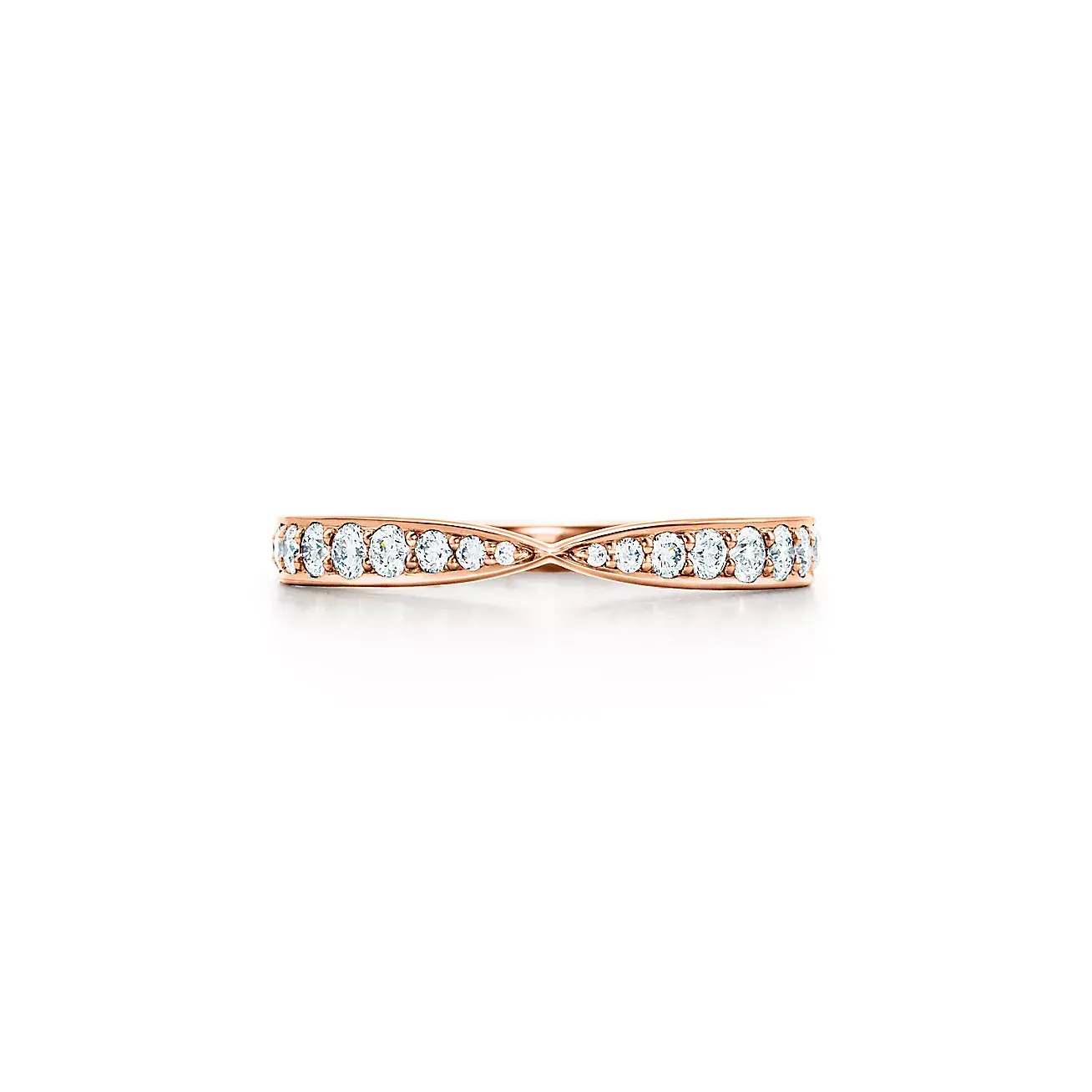 Кольцо Tiffany & Co. Harmony Band, 1,8 мм, розовое золото/бриллианты
Кольцо Tiffany & Co. Harmony Band, 1,8 мм, розовое золото/бриллианты