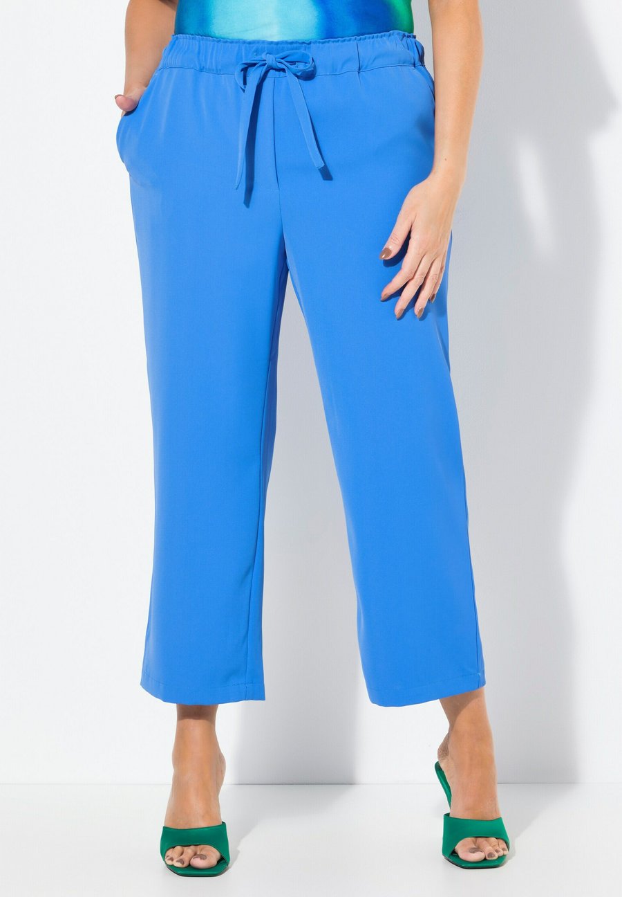 Брюки Ulla Popken 7/8 BÜGELFALTEN, ELASTIKBUND, BINDE, Peacock Blue/Dark Purple
Брюки Ulla Popken 7/8 BÜGELFALTEN, ELASTIKBUND, BINDE, Peacock Blue/Dark Purple