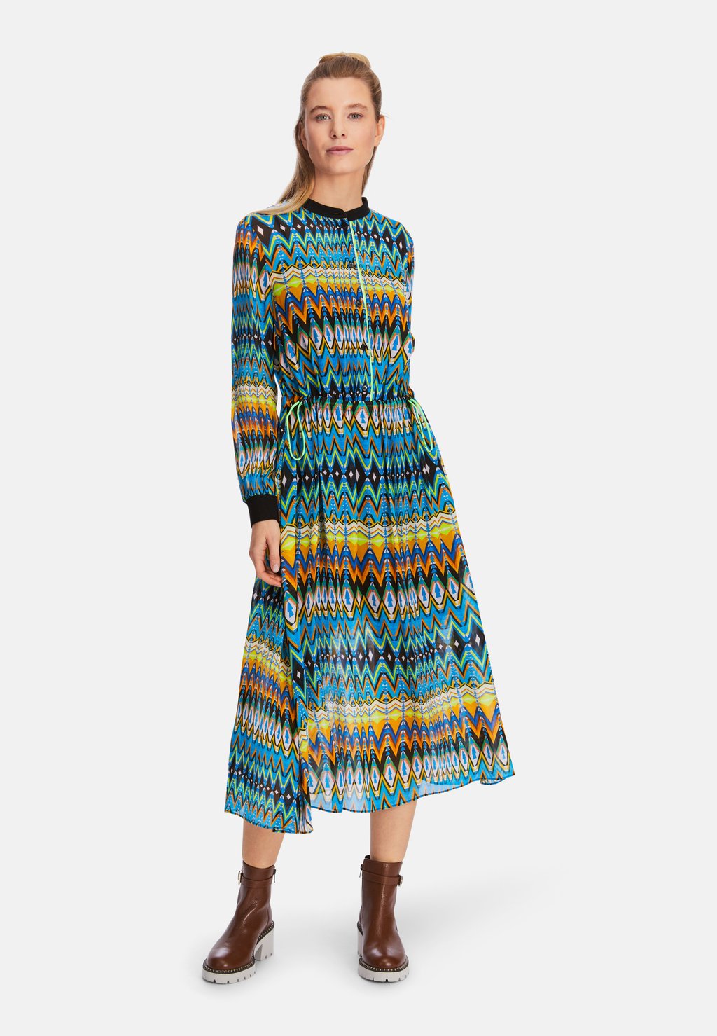 Повседневное платье Marc Cain, синий
Повседневное платье Marc Cain, синий