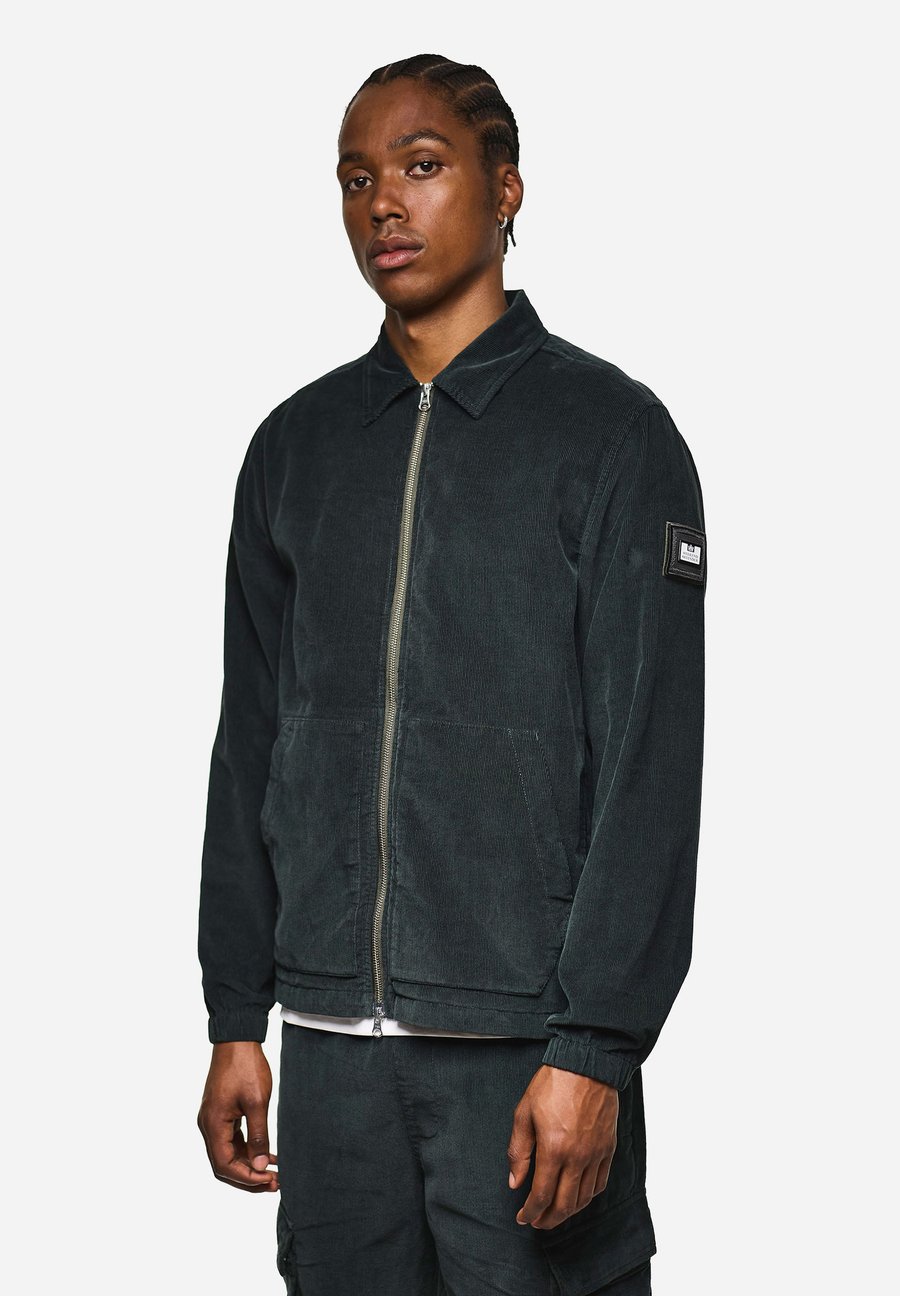 Куртка Weekend Offender CROFT, Black Forest/Dark Green
Куртка Weekend Offender CROFT, Black Forest/Dark Green