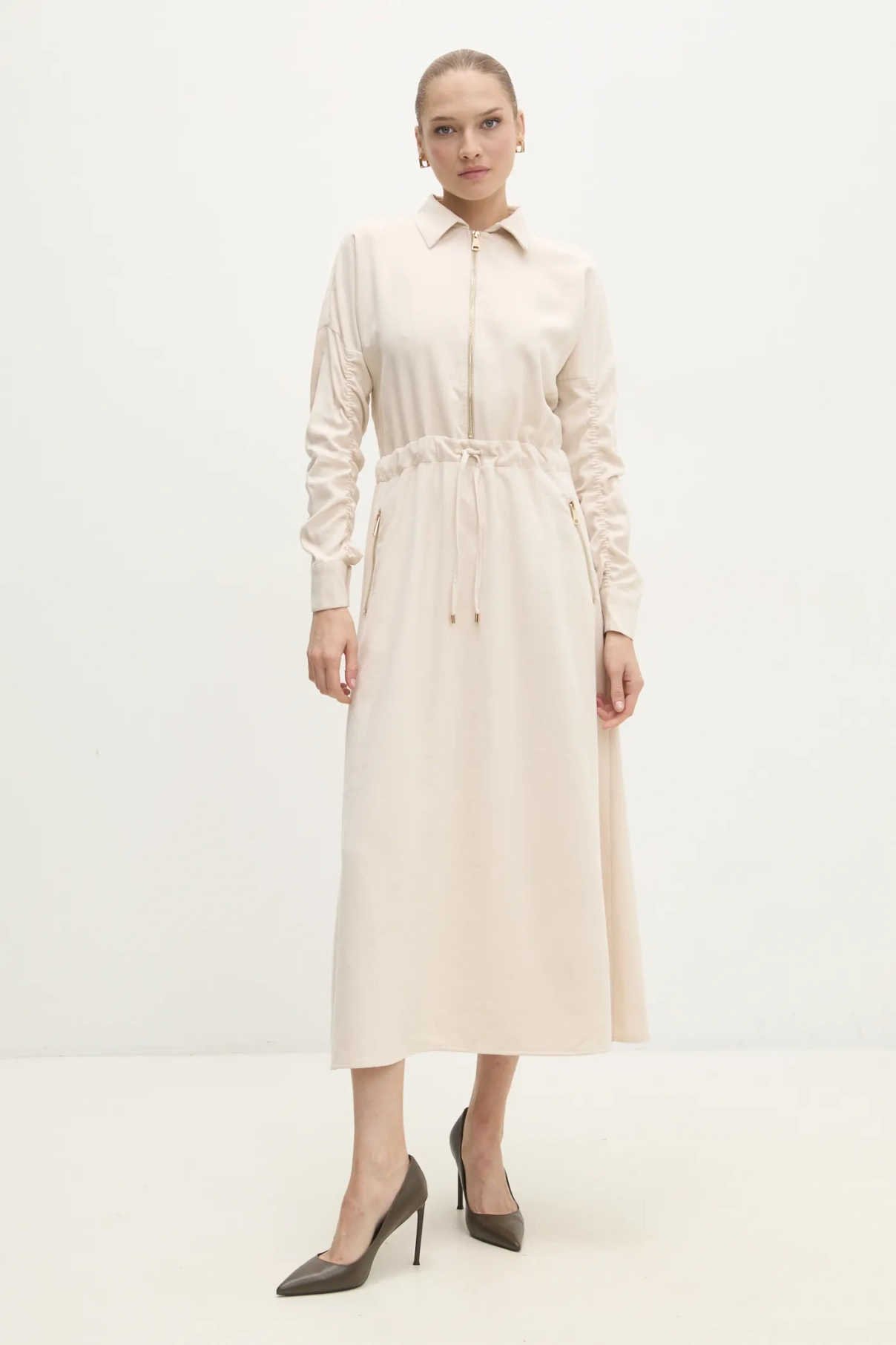 Платье Answear Lab, бежевый
Платье Answear Lab, бежевый