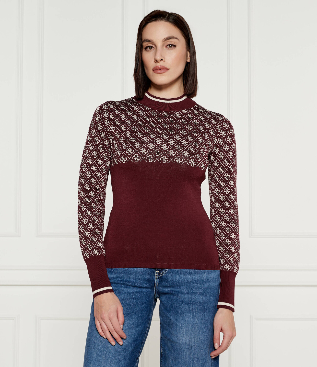 Свитер GUESS Slim Fit, бордо
Свитер GUESS Slim Fit, бордо