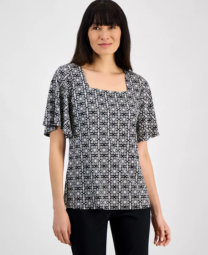 Женский креповый топ с квадратным вырезом и расклешенными рукавами в принте JM Collection, черный
Женский креповый топ с квадратным вырезом и расклешенными рукавами в принте JM Collection, черный