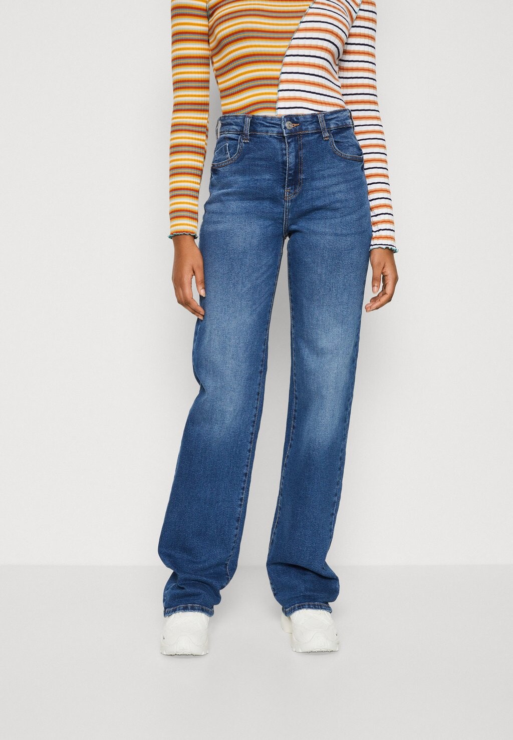 Джинсы свободного кроя Noisy May
Джинсы свободного кроя Noisy May