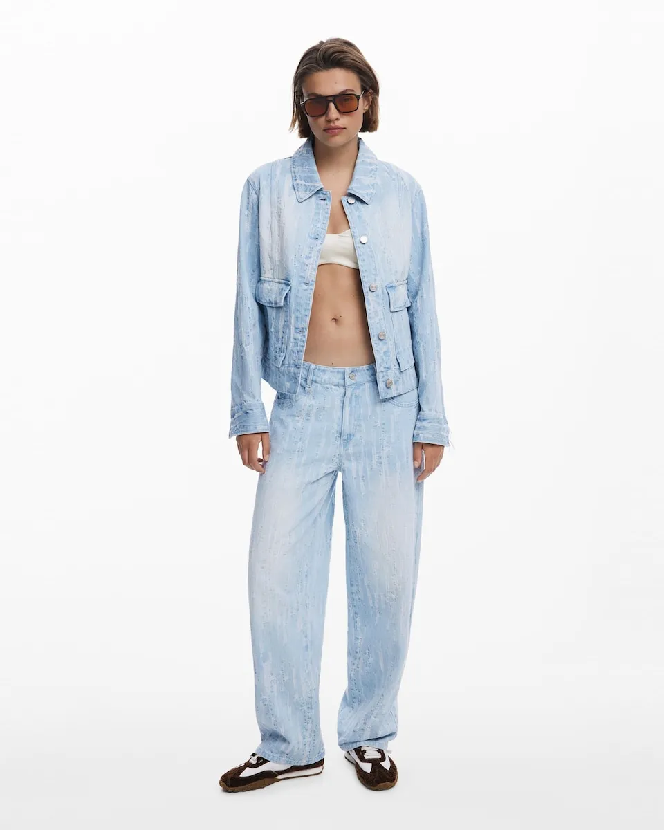 Женская джинсовая куртка с карманами Desigual, светло-голубой
Женская джинсовая куртка с карманами Desigual, светло-голубой