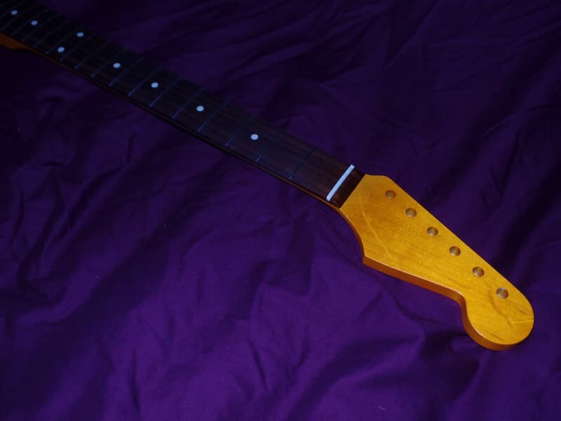 1950-е годы LIGHT Relic 7.25 C Stratocaster Allparts Fender Лицензированный гриф из палисандра Stratocaster Neck
1950-е годы LIGHT Relic 7.25 C Stratocaster Allparts Fender Лицензированный гриф из палисандра Stratocaster Neck