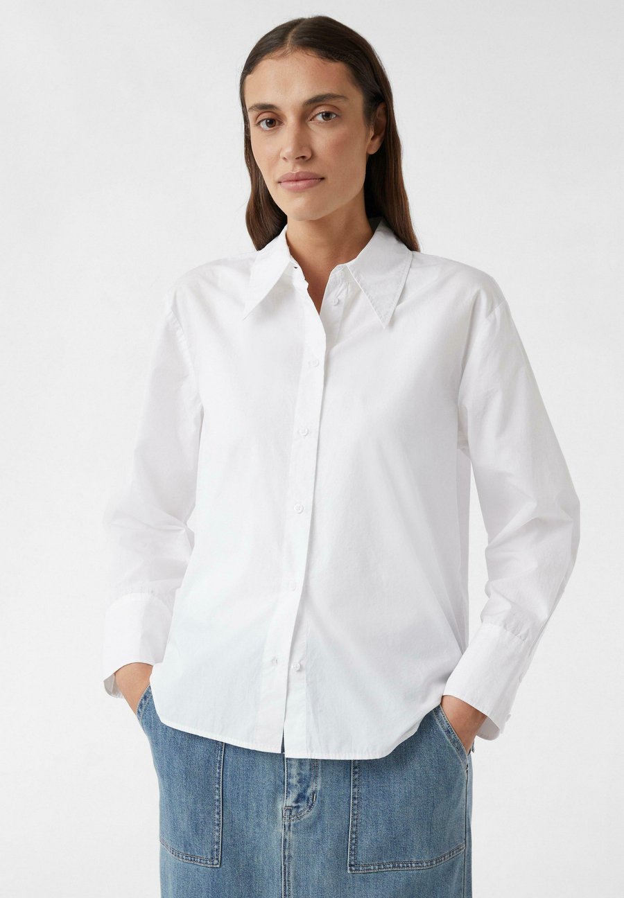 Блуза comma casual identity IM RELAXED FIT, Weiß/White
Блуза comma casual identity IM RELAXED FIT, Weiß/White