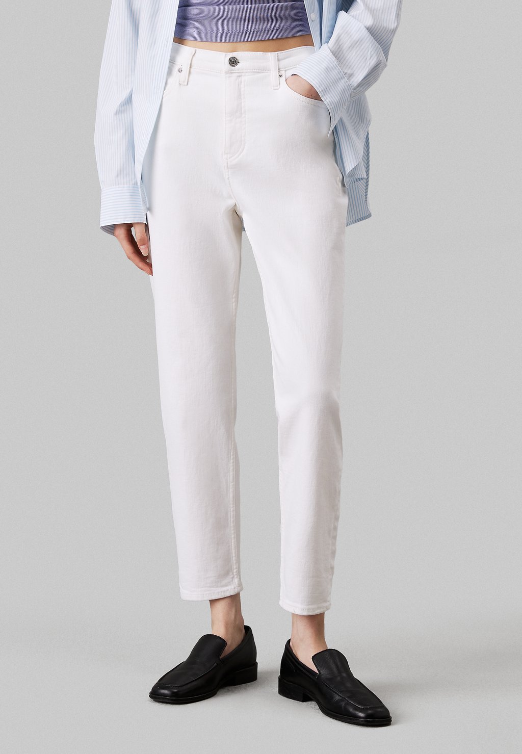 Зауженные джинсы MOM Calvin Klein Jeans, цвет Denim Light 
Зауженные джинсы MOM Calvin Klein Jeans, цвет Denim Light