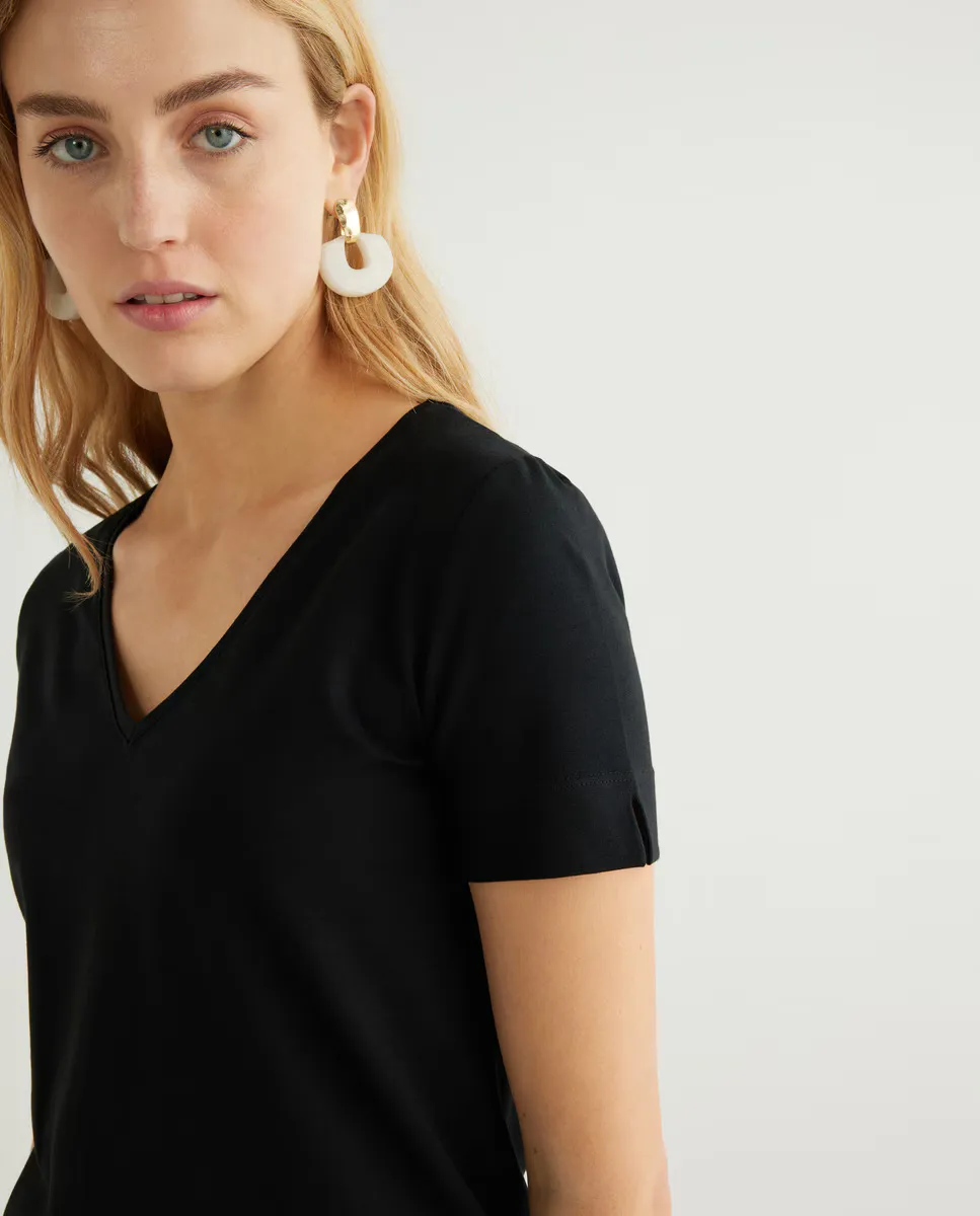 Женская футболка с короткими рукавами и V-образным вырезом Guitare, черный
Женская футболка с короткими рукавами и V-образным вырезом Guitare, черный