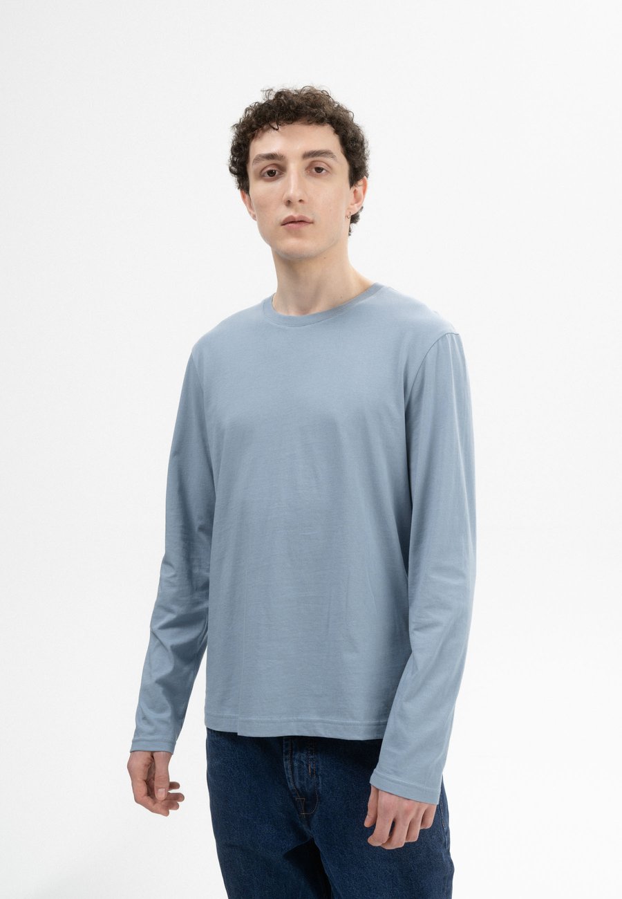Топ MELA JERIN, Dusk Blue/Bleached Denim
Топ MELA JERIN, Dusk Blue/Bleached Denim