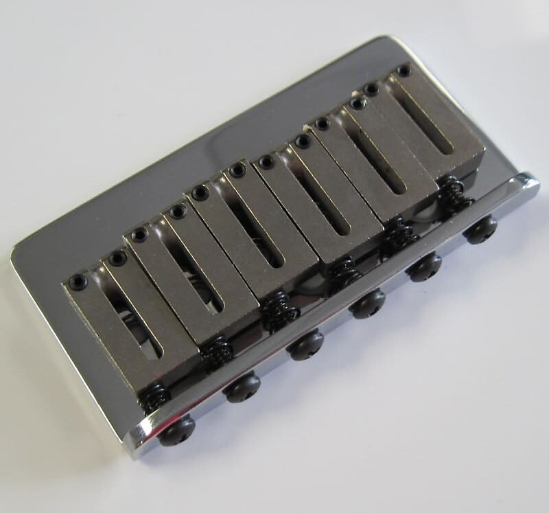 Бридж Fender American Standard Hardtail без тремоло 0032909049 USA Hard tail Nontremolo Strat Bridge 003-2909-049 0032909000
Бридж Fender American Standard Hardtail без тремоло 0032909049 USA Hard tail Nontremolo Strat Bridge 003-2909-049 0032909000