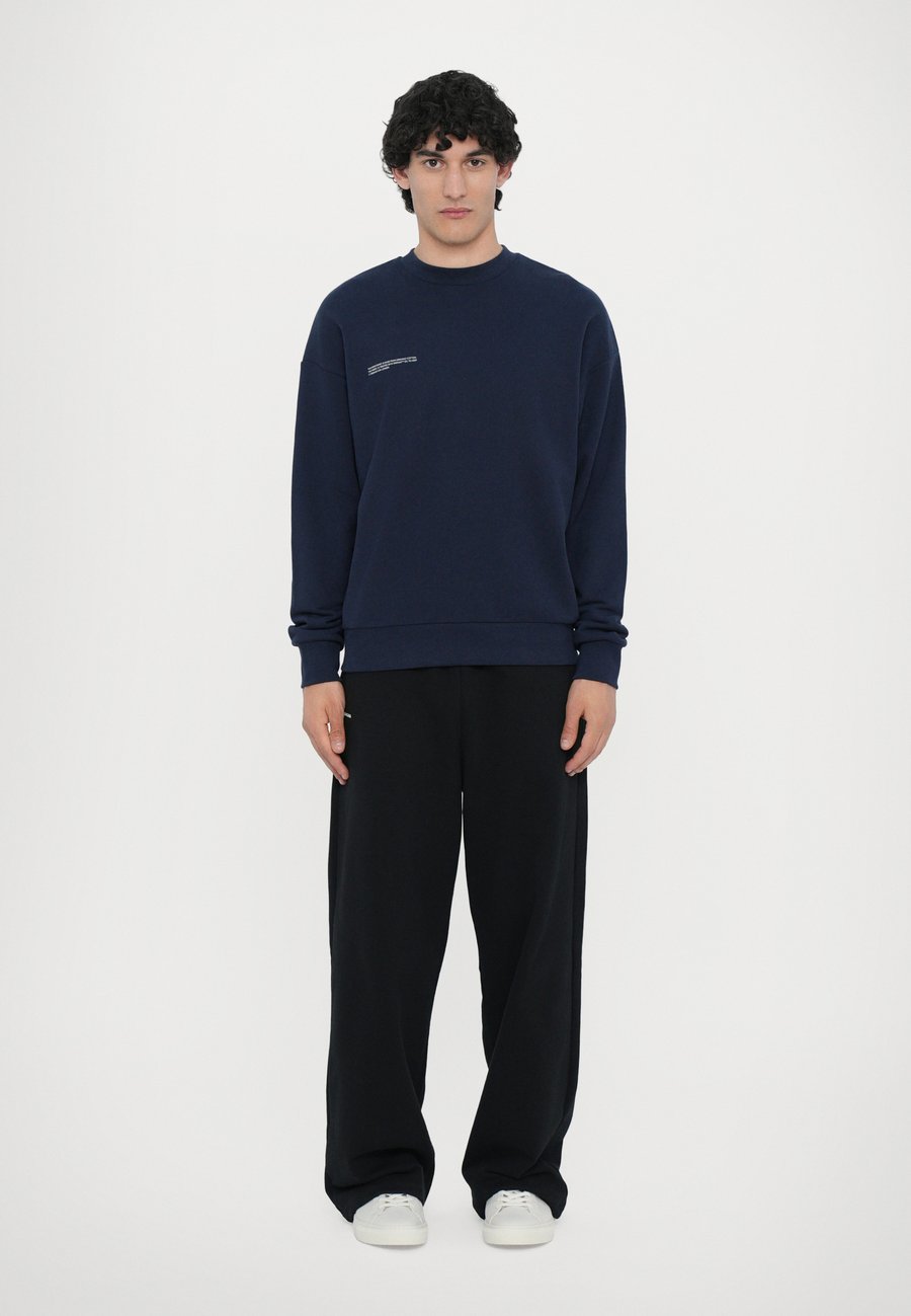 Толстовка PANGAIA MIDWEIGHT UNISEX, Navy/Dark Blue
Толстовка PANGAIA MIDWEIGHT UNISEX, Navy/Dark Blue