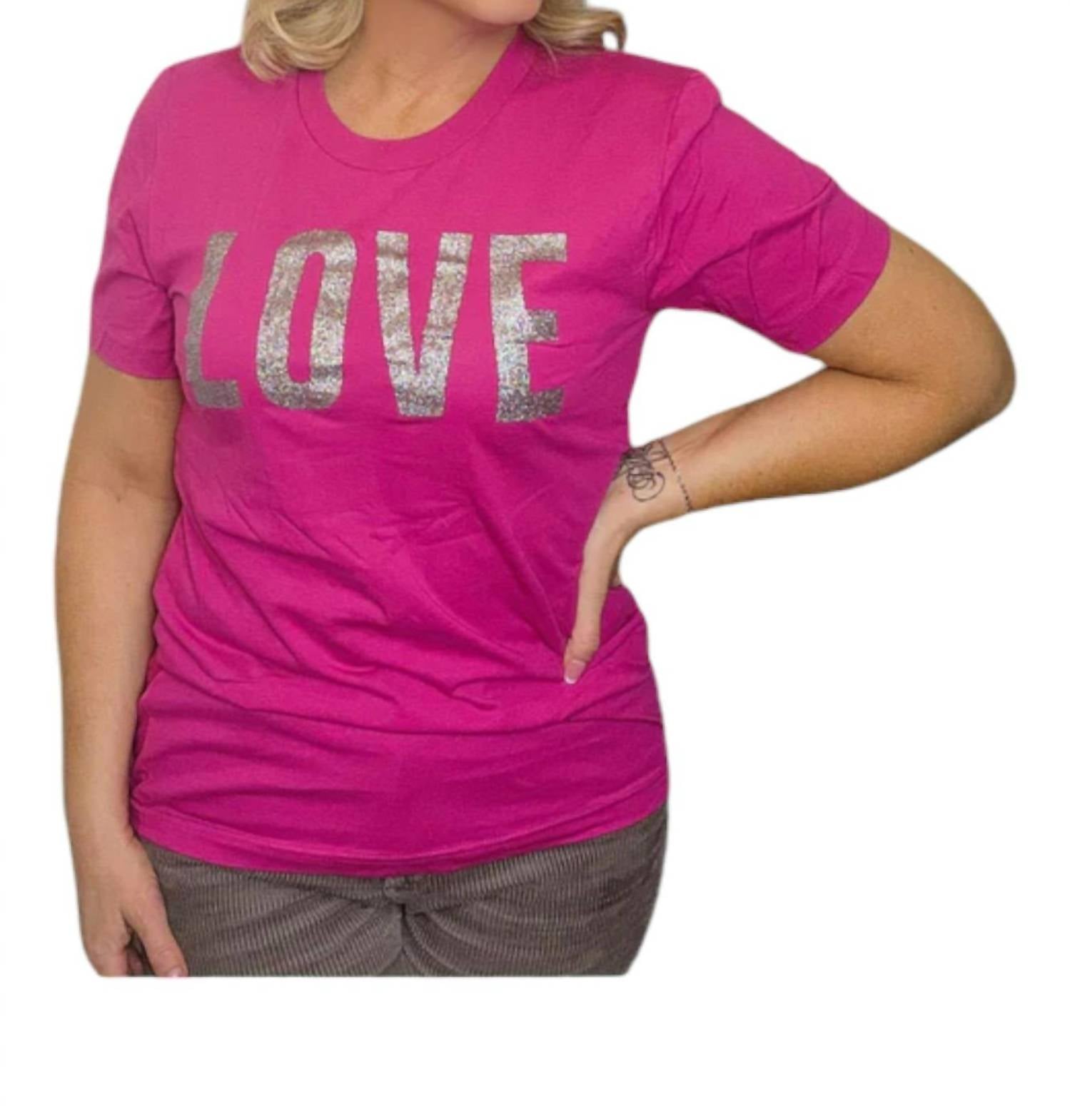 Футболка Love Glitter в ярко-розовом цвете She Shed
Футболка Love Glitter в ярко-розовом цвете She Shed