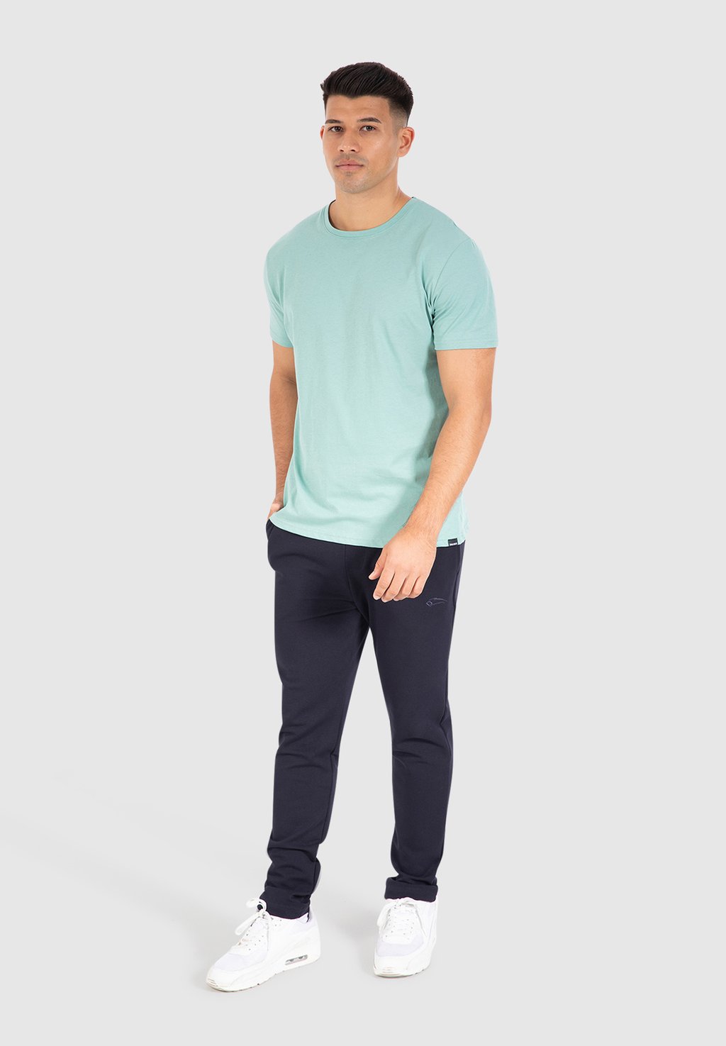 Спортивные брюки JOGGING DAVID Smilodox, синий
Спортивные брюки JOGGING DAVID Smilodox, синий