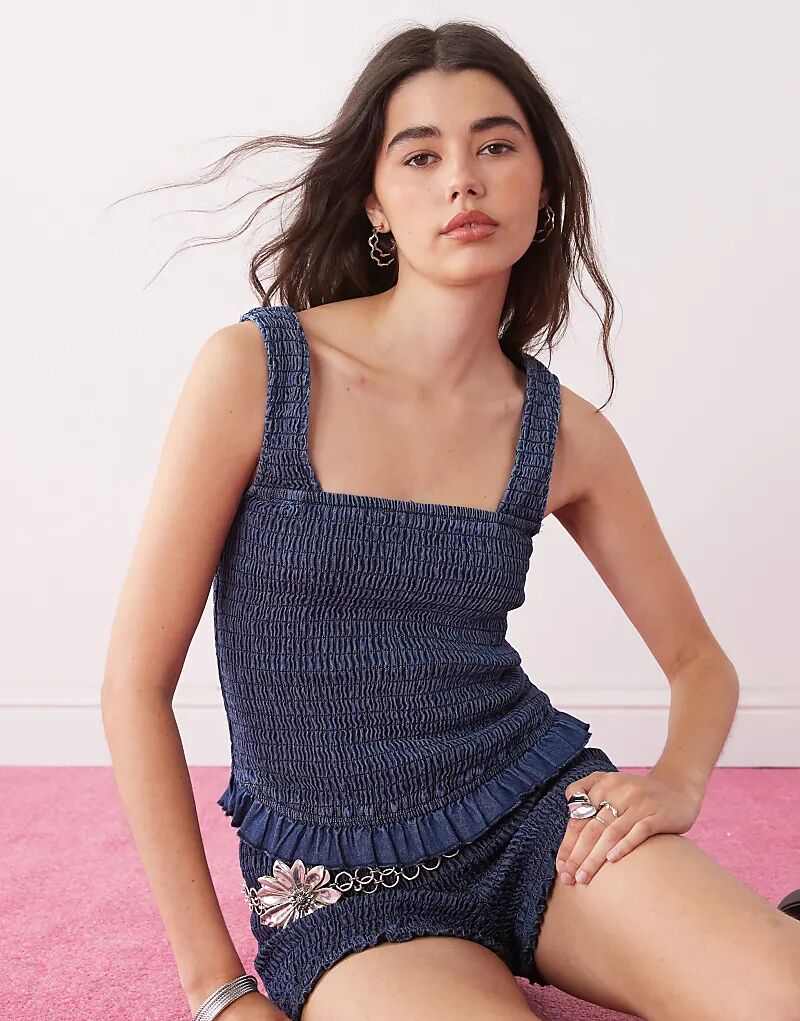 Фестивальный джинсовый жакет COLLUSION с присборенной юбкой синего цвета
Фестивальный джинсовый жакет COLLUSION с присборенной юбкой синего цвета