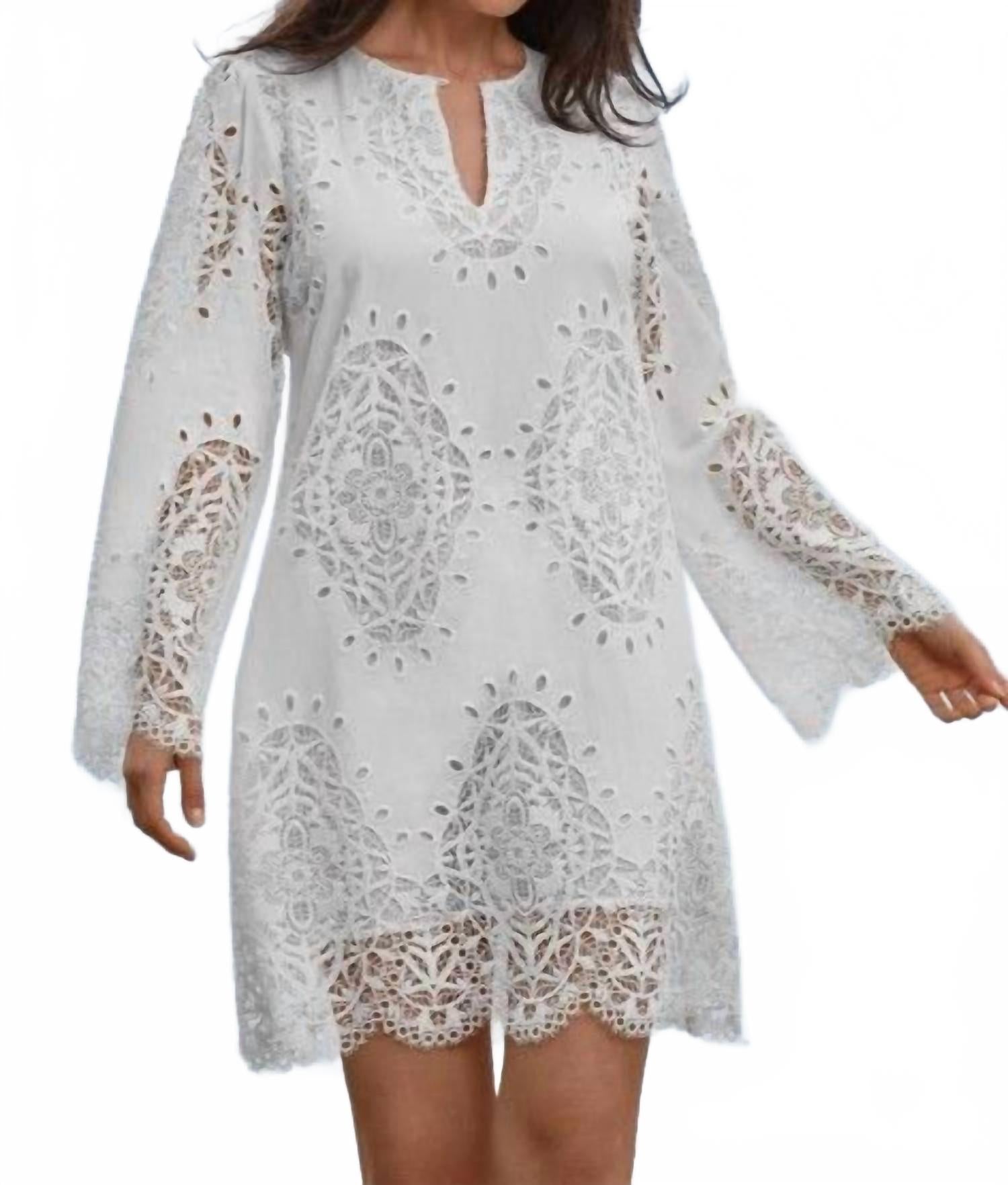 Платье Elandra Shift в белом цвете Johnny Was
Платье Elandra Shift в белом цвете Johnny Was