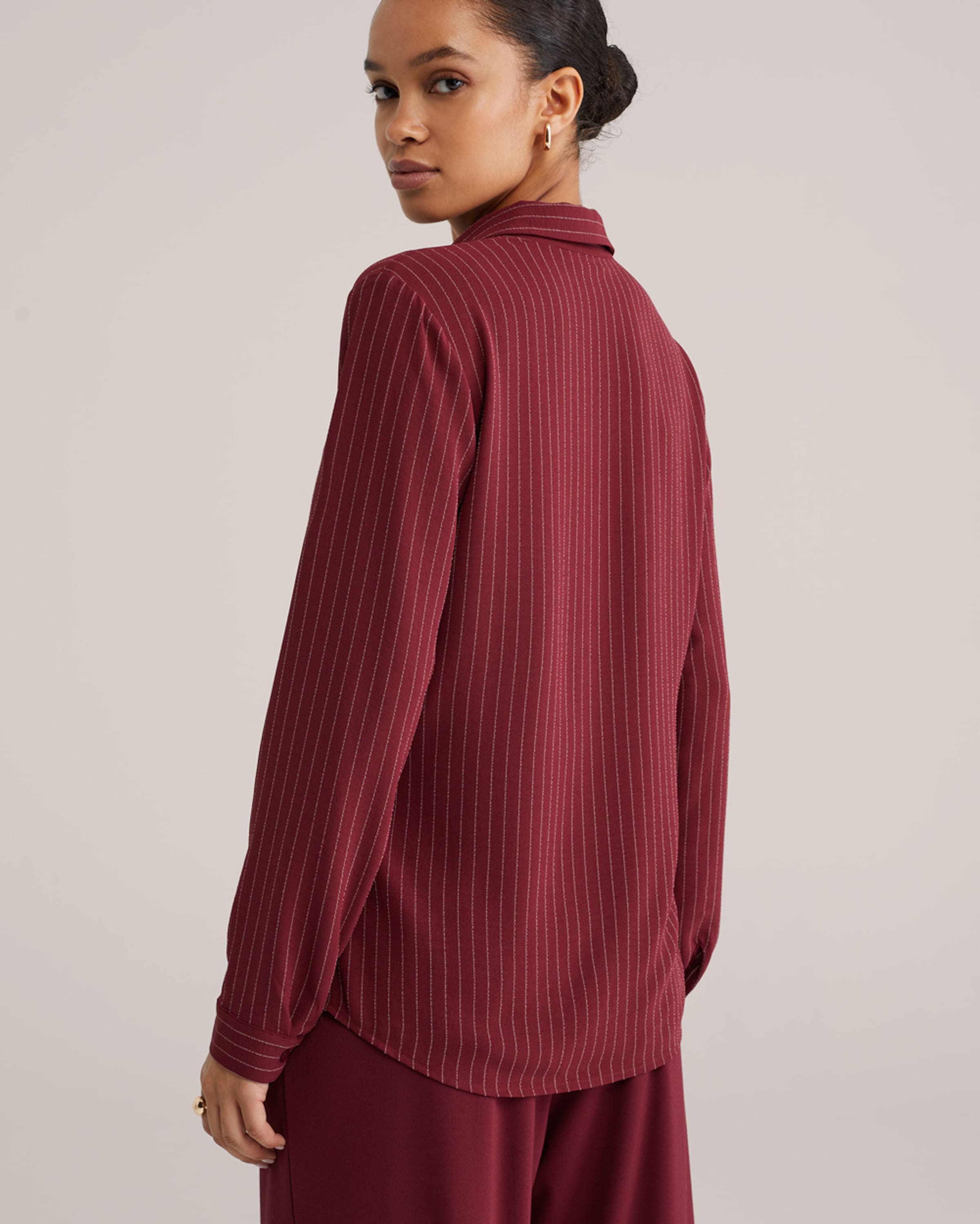 WE Fashion Рубашка в карминно-красном цвете
WE Fashion Рубашка в карминно-красном цвете