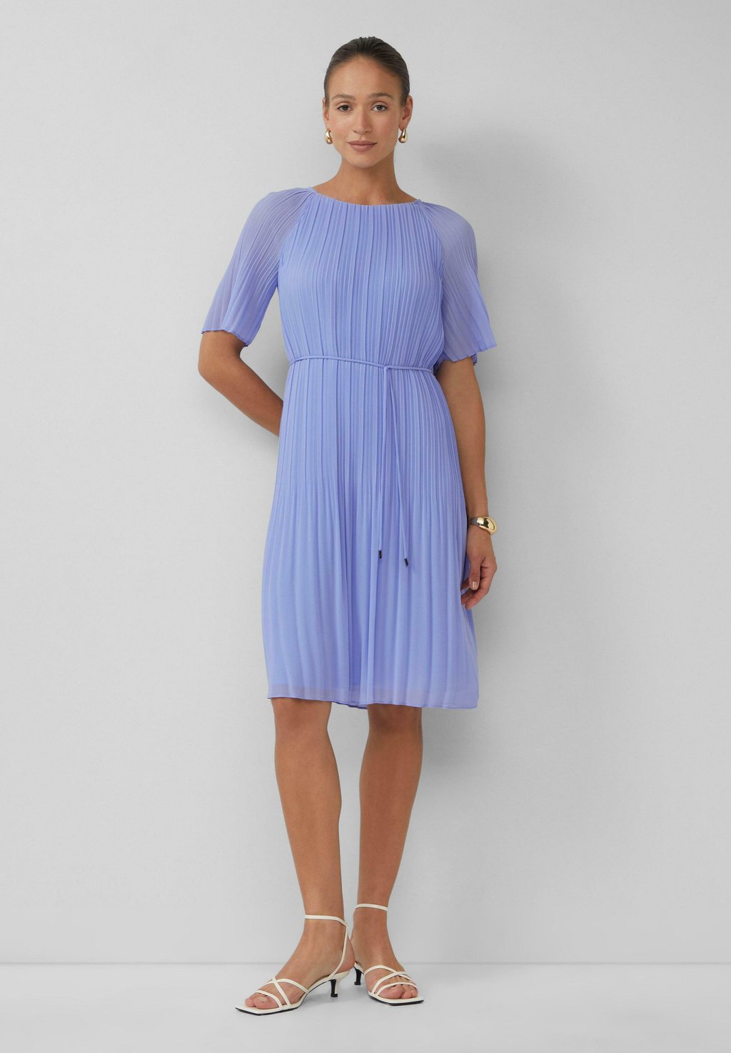 Повседневное платье s.Oliver BLACK LABEL, светло-голубой
Повседневное платье s.Oliver BLACK LABEL, светло-голубой