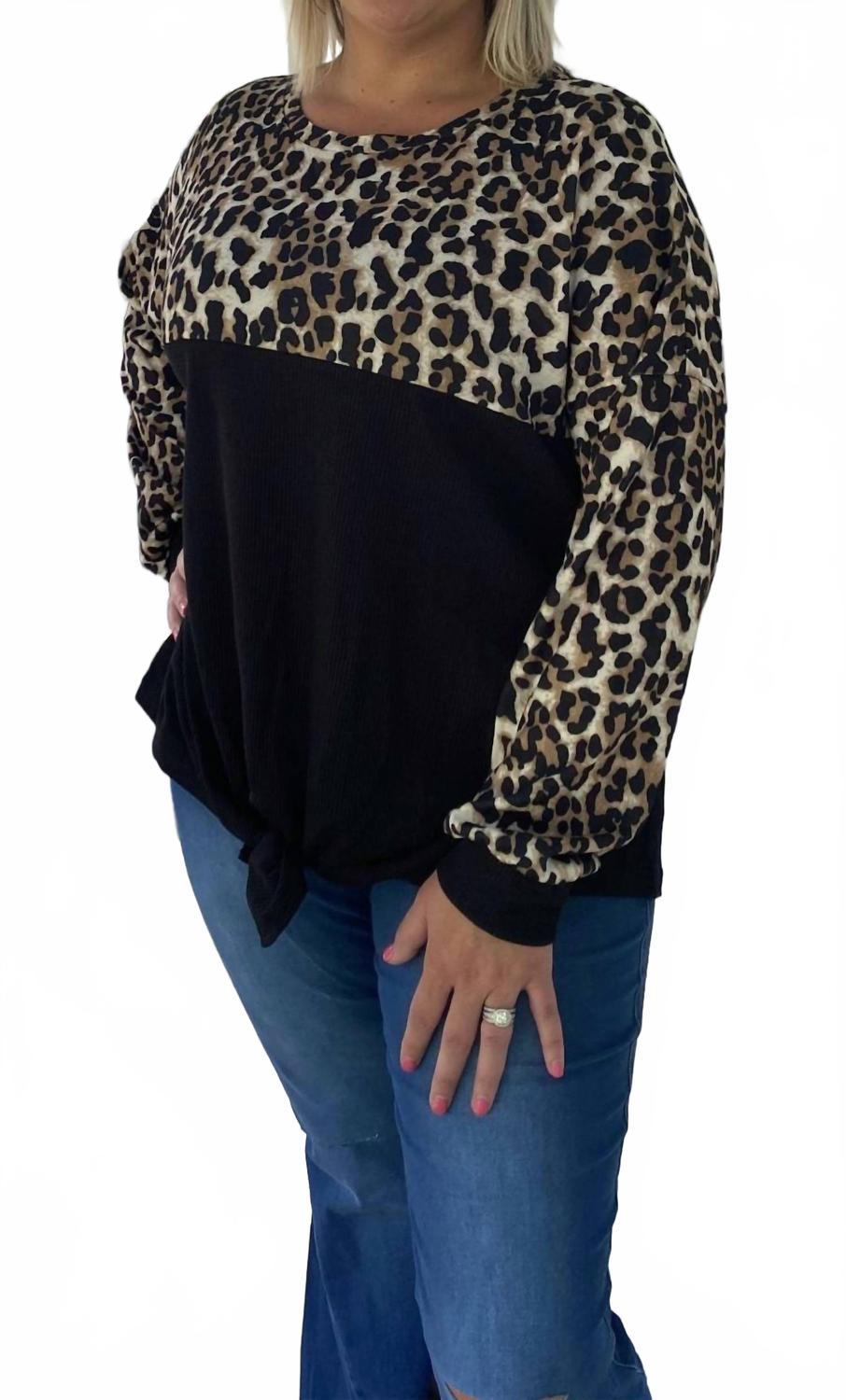 Леопардовый топ с узлом и цветными блоками в мульти Shirley Stone
Леопардовый топ с узлом и цветными блоками в мульти Shirley Stone