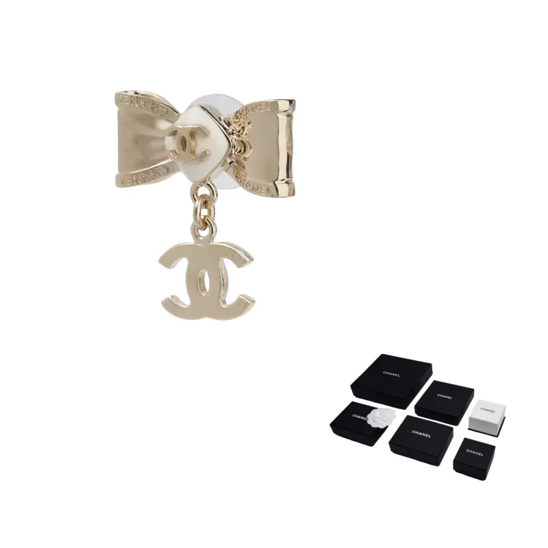 Серьги женские CHANEL
Серьги женские CHANEL