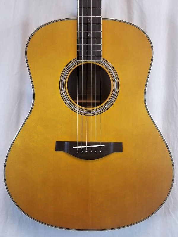 Yamaha LL-TA VT Верхняя дека из массива ели Энгельмана, массив палисандра B&S, трансакустическая гитара, винтажная натура
Yamaha LL-TA VT Верхняя дека из массива ели Энгельмана, массив палисандра B&S, трансакустическая гитара, винтажная натура