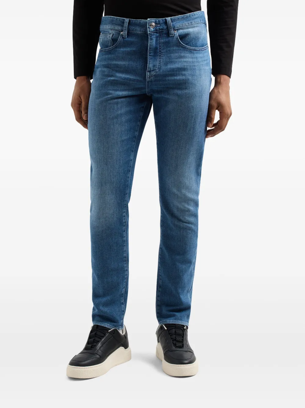 Прямые джинсы Armani Exchange, синий
Прямые джинсы Armani Exchange, синий