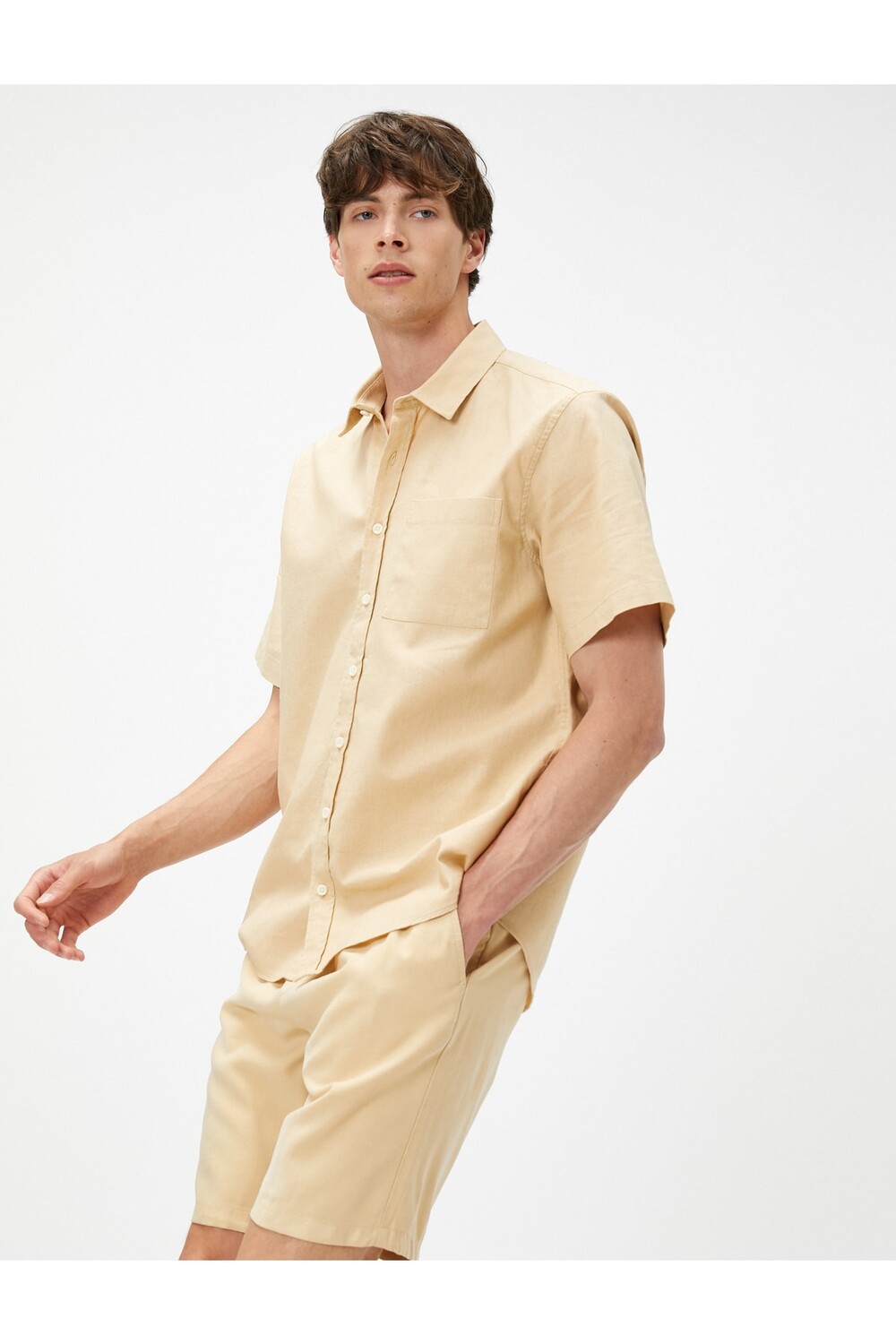 Летняя рубашка с коротким рукавом Slim Fit Классический воротник с карманами Koton, бежевый
Летняя рубашка с коротким рукавом Slim Fit Классический воротник с карманами Koton, бежевый
