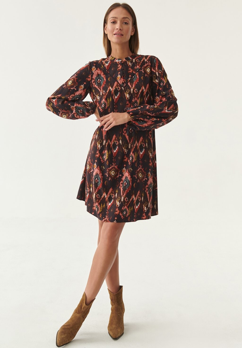 Дневное платье ENSA TATUUM, коричневый
Дневное платье ENSA TATUUM, коричневый