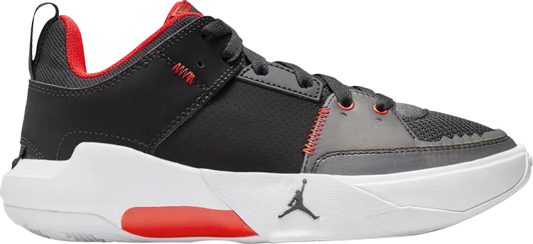 Кроссовки Jordan One Take 5 GS 'Black Habanero Red', черный
Кроссовки Jordan One Take 5 GS 'Black Habanero Red', черный