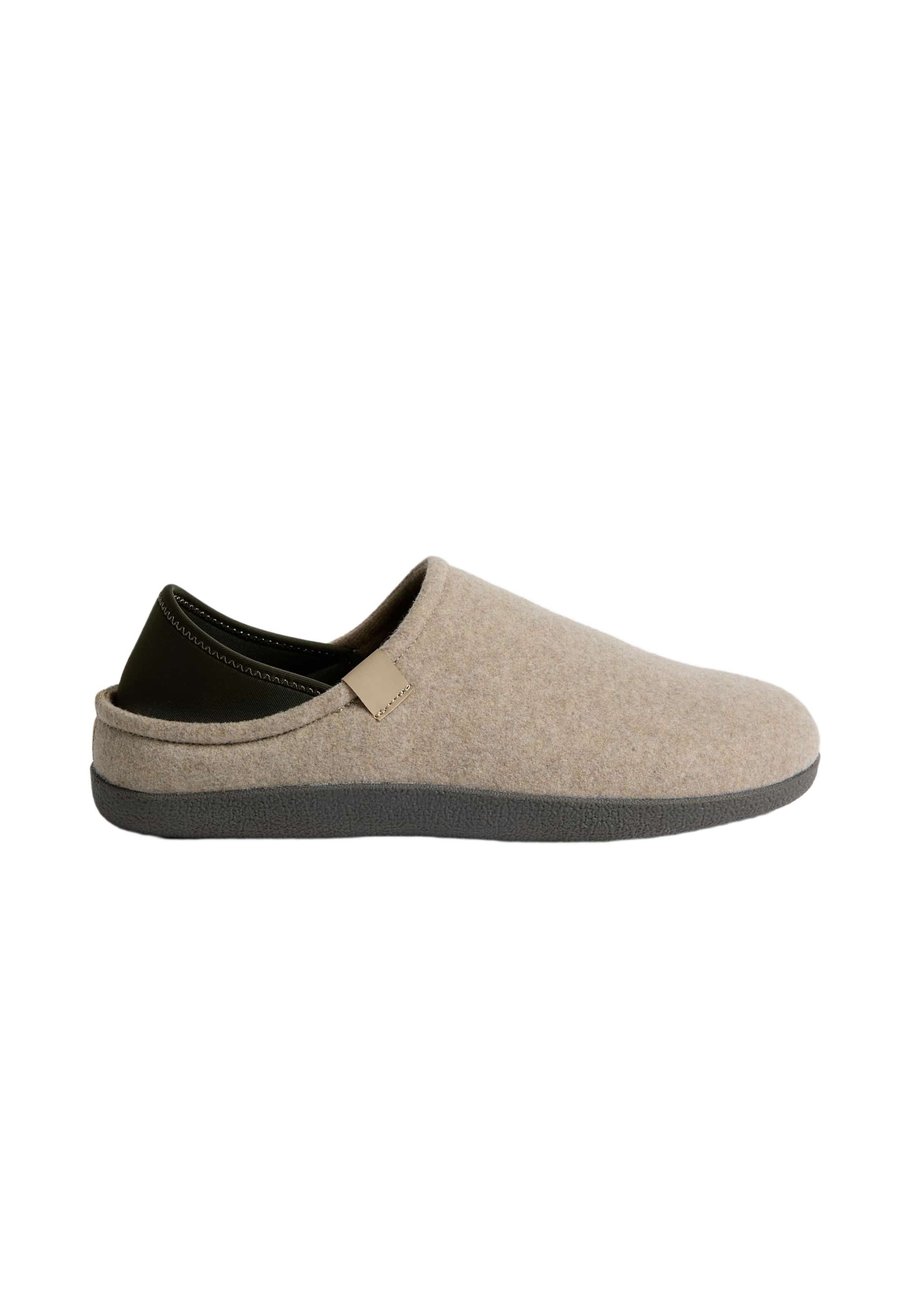 Тапочки Marks & Spencer Slippers, Ecru Mix/Beige
Тапочки Marks & Spencer Slippers, Ecru Mix/Beige