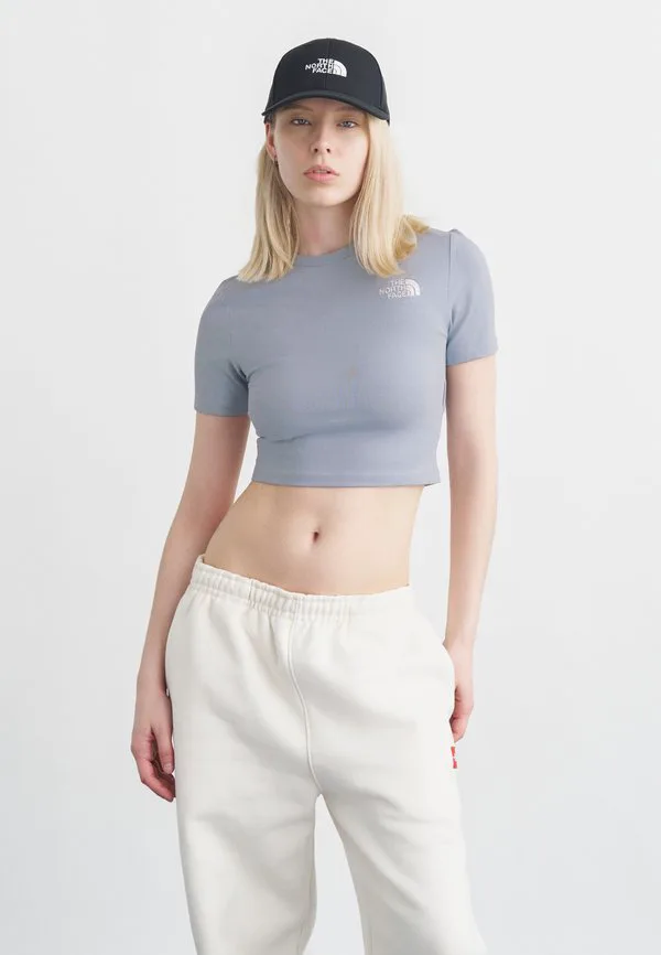 Базовая укороченная облегающая футболка с коротким рукавом. The North Face, Frost Grey, Серый, Базовая укороченная облегающая футболка с коротким рукавом. The North Face, Frost Grey
Базовая укороченная облегающая футболка с коротким рукавом. The North Face, Frost Grey, Серый, Базовая укороченная облегающая футболка с коротким рукавом. The North Face, Frost Grey