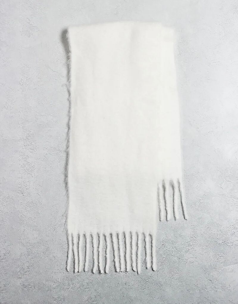 Зимний белый тканый шарф с кисточками ASOS DESIGN
Зимний белый тканый шарф с кисточками ASOS DESIGN