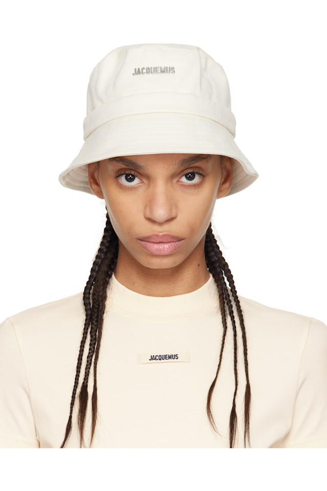 Классическая шляпа-ведро 'The Gadjo' Jacquemus, цвет off-white
Классическая шляпа-ведро 'The Gadjo' Jacquemus, цвет off-white