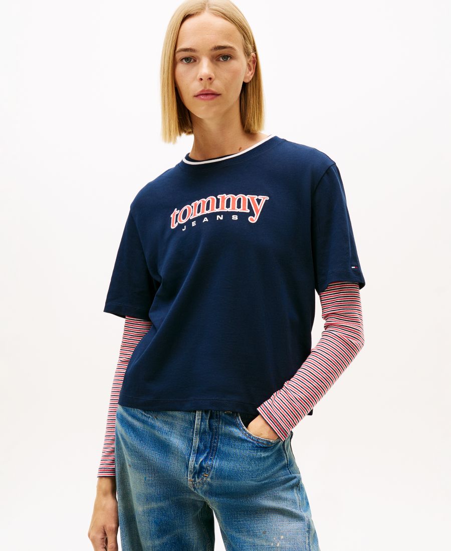 Женская футболка свободного кроя Tommy с аппликацией Tommy Jeans, Dark Night Navy, Синий, Женская футболка свободного кроя Tommy с аппликацией Tommy Jeans, Dark Night Navy
Женская футболка свободного кроя Tommy с аппликацией Tommy Jeans, Dark Night Navy, Синий, Женская футболка свободного кроя Tommy с аппликацией Tommy Jeans, Dark Night Navy