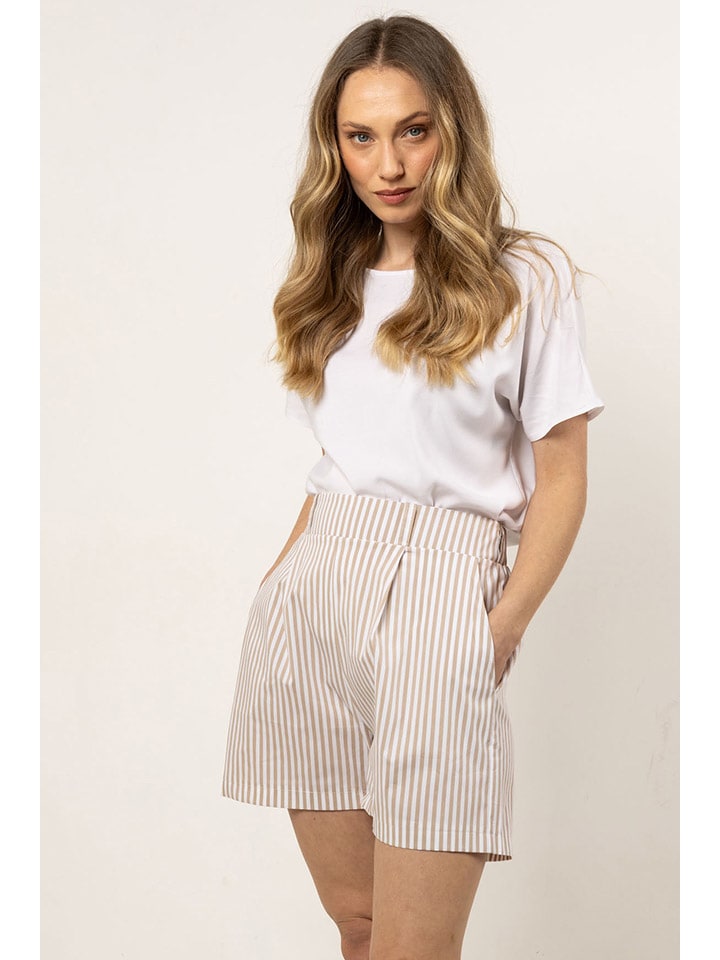 Тканевые шорты Awama
Тканевые шорты Awama