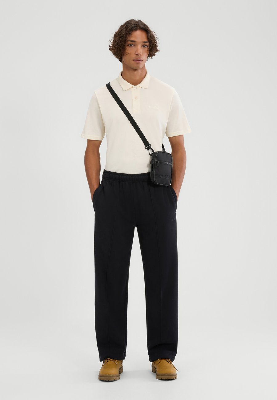 Сумка кросс-боди Ellesse Cross body bag, Black
Сумка кросс-боди Ellesse Cross body bag, Black
