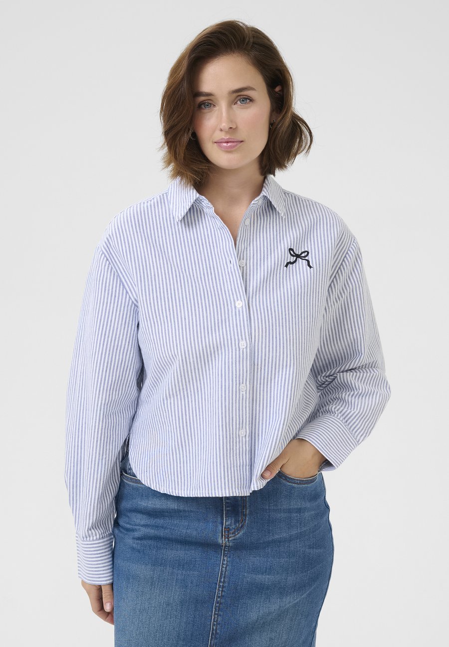 Блуза Kaffe Button-down blouse, Blue White Stripe/Blue
Блуза Kaffe Button-down blouse, Blue White Stripe/Blue