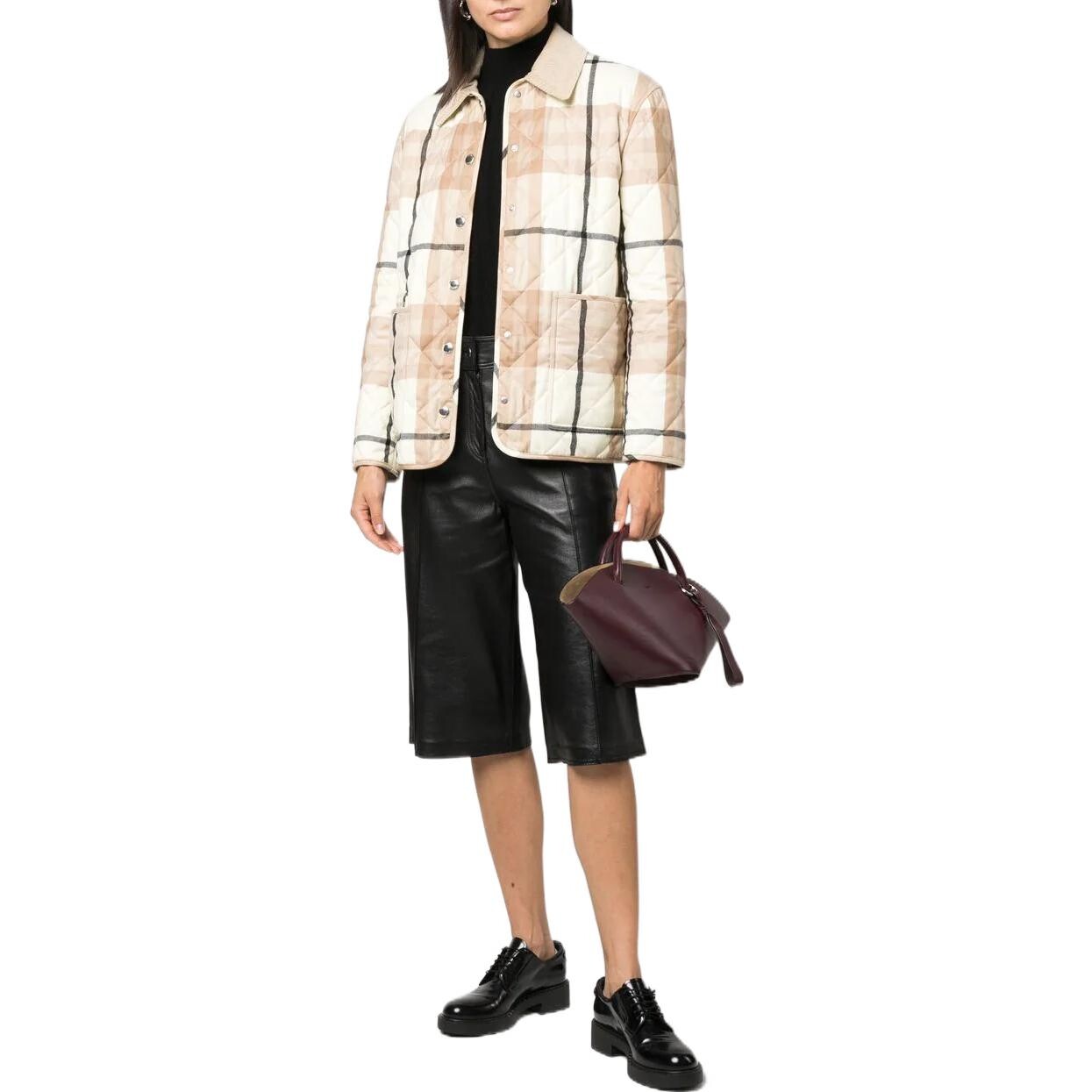 Burberry Женская стеганая куртка, цвет Khaki
Burberry Женская стеганая куртка, цвет Khaki