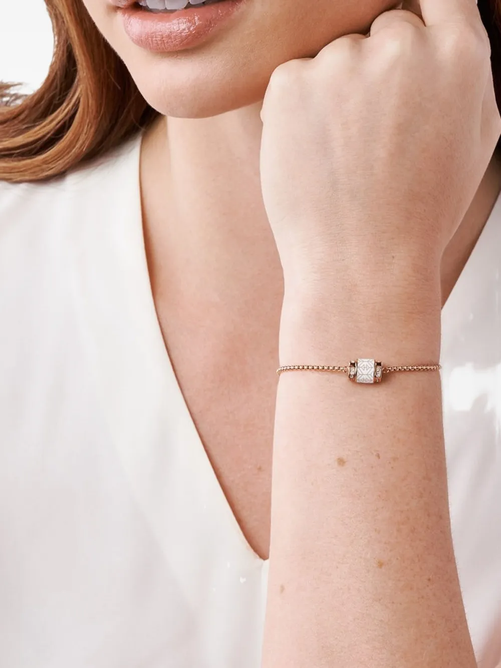 Керамический браслет-цепочка EMPORIO ARMANI, розовый
Керамический браслет-цепочка EMPORIO ARMANI, розовый